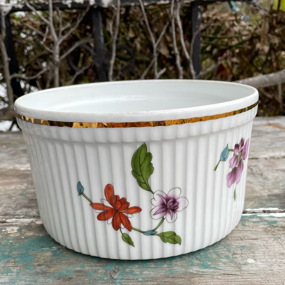 Royal Worcester white floral Astley Souffle Casserole Bake Dish